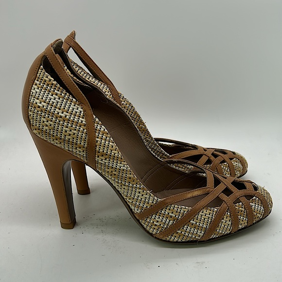 Salvatore Ferragamo Vtg Philippa Tan/Cream High Heels Shoes **Size 5.5** 🔥🔥 - Picture 4 of 10